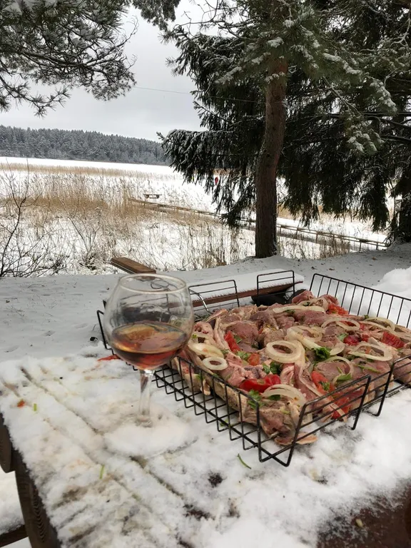 Классный домик прямо на берегу озера Селигер