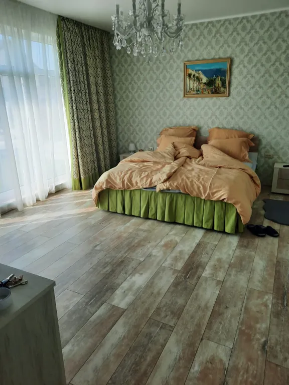 Дом с бассейном