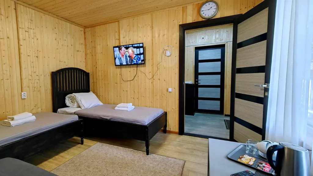 2х комнатный дом в сосновом бору с видом на горы и лес