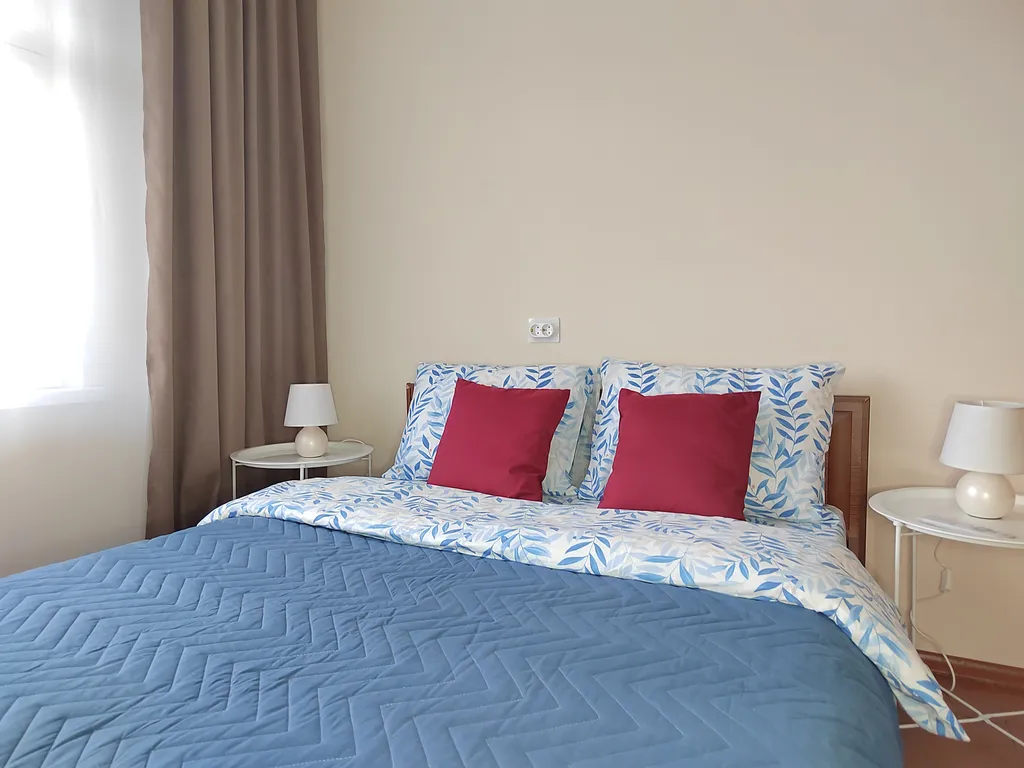 Уютная однокомнатная квартира — аренда посуточно в Первоуральск