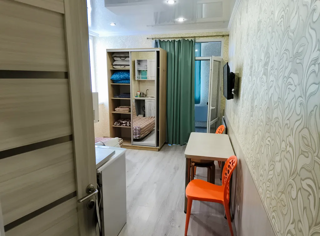 Уютная 2-х комнатная малогабаритка 250 метров до пляжа Факел