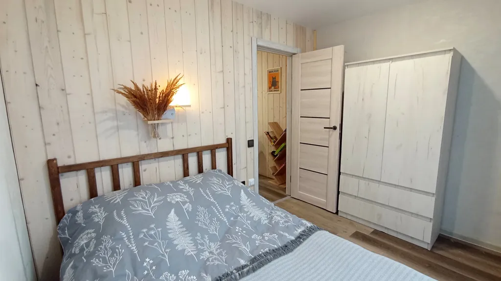 Уютный домик в сосновом лесу