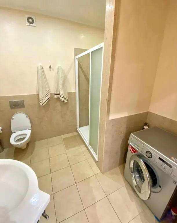 Квартира-студия с видом на море, парк Чаир и гору Ай-Петри