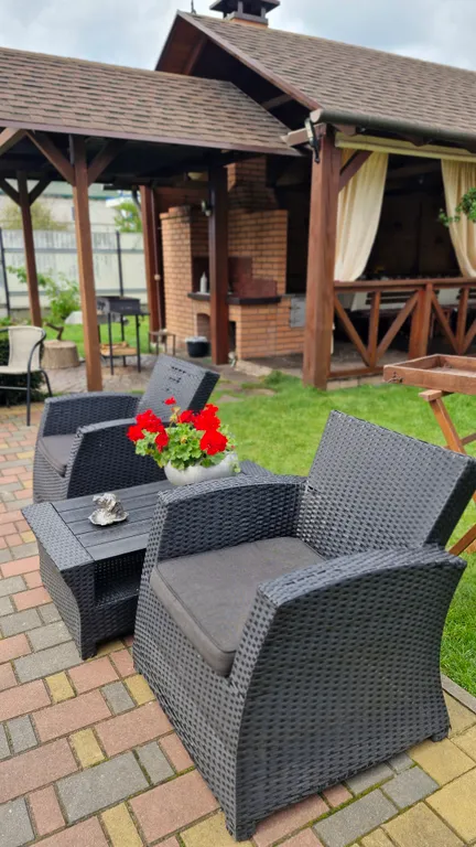 Дом с баней и парковкой