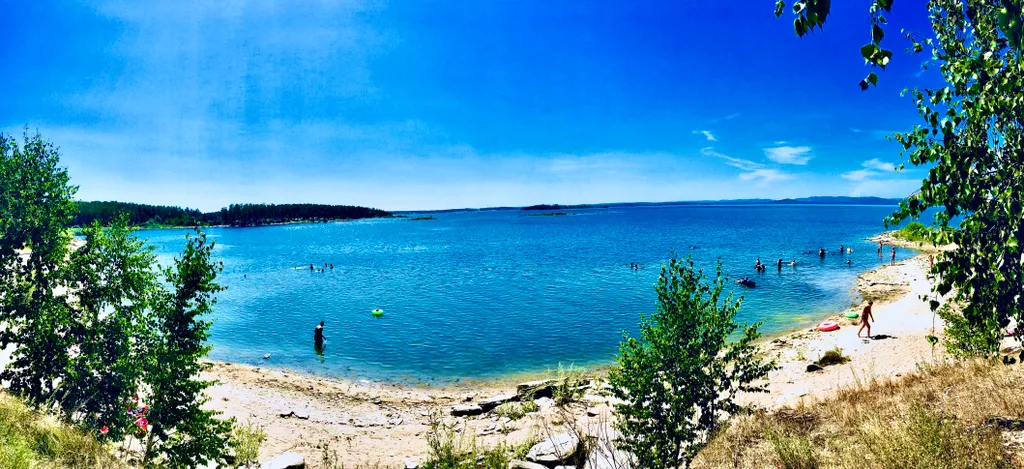 Проживание, отдых, рыбалка на живописном курортном озере Аргази