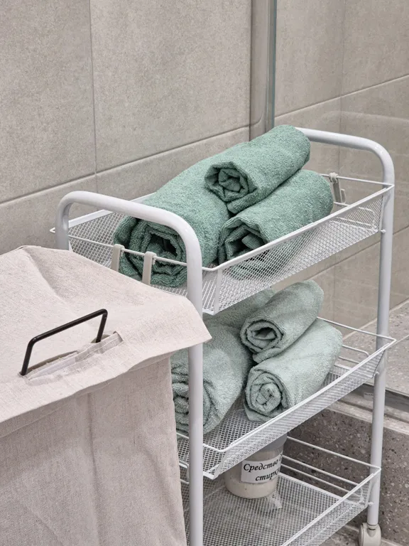 Студия с видом на лес и горы