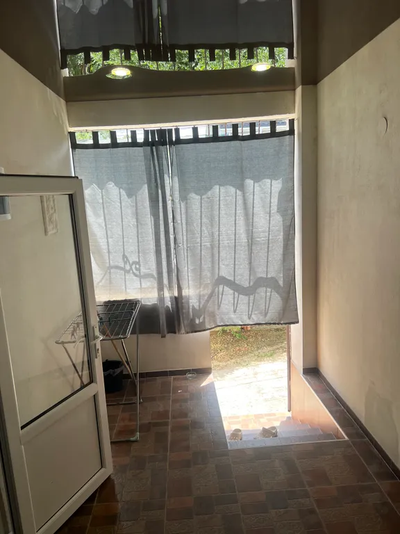 Этаж под ключ двухкомнатный с отдельным входом со своей терассой