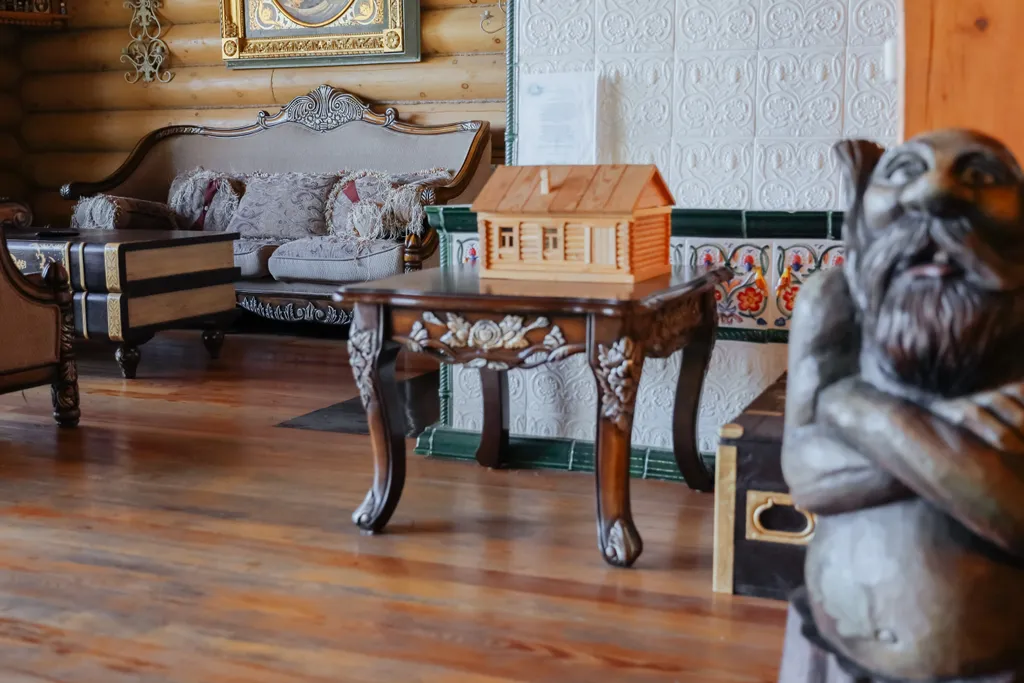 Огромная фамильная усадьба с баней на берегу водохранилища