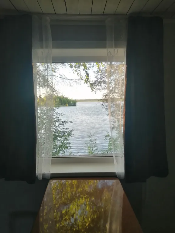 Дом с видом на озеро