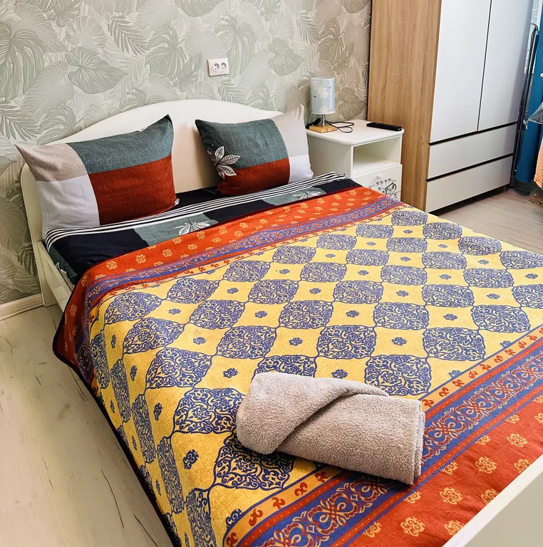 2х комн. современная квартира с балконом на 2 этаже в центре города