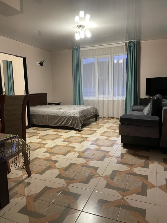 Квартира Комната с кухней — аренда посуточно в Небуг