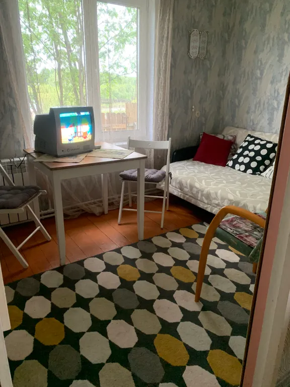 Живописный дом на природе недалеко от города