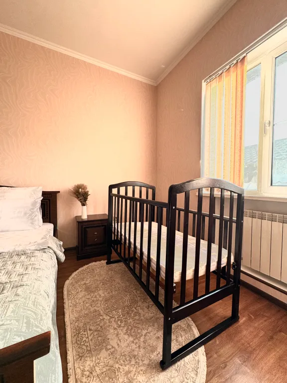 Дом с бассейном и баней возле курзоны