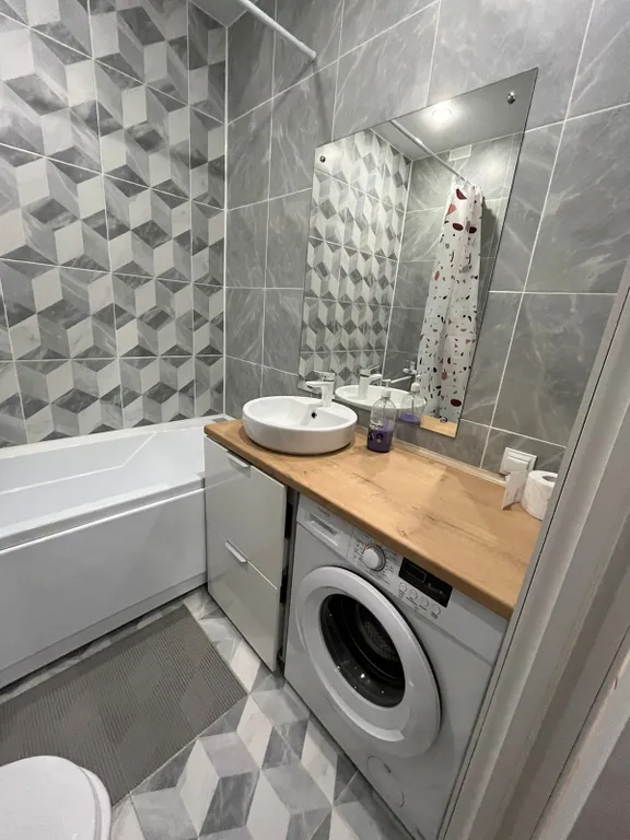 Студия в новом доме возле кадетского училища