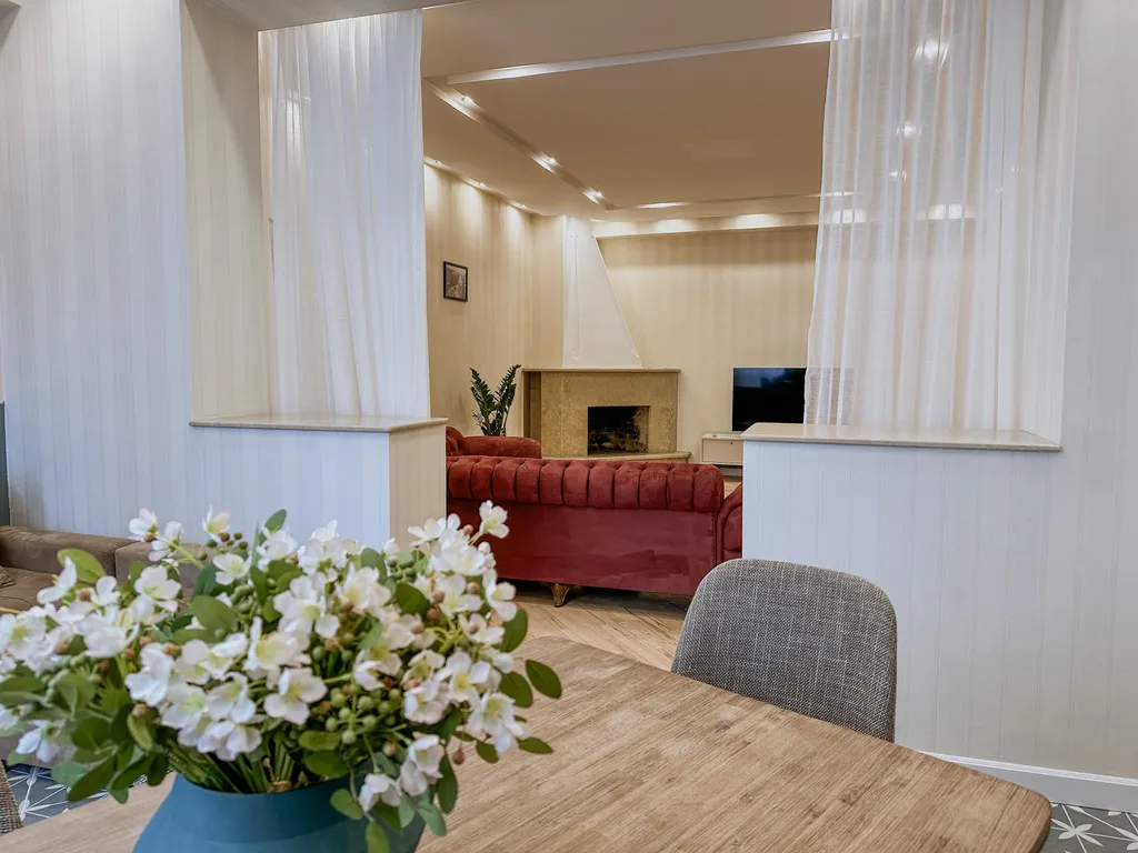 Лафамилия Тбилиси на площади Свободы