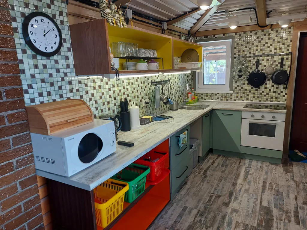 Уютный семейный коттедж с прекрасным видом на озеро Дривяты