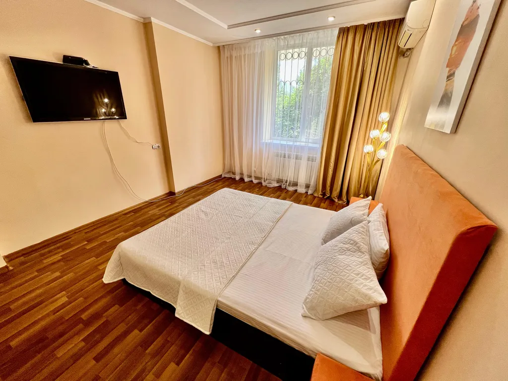 Уютная однушка в центре возле Бродвея