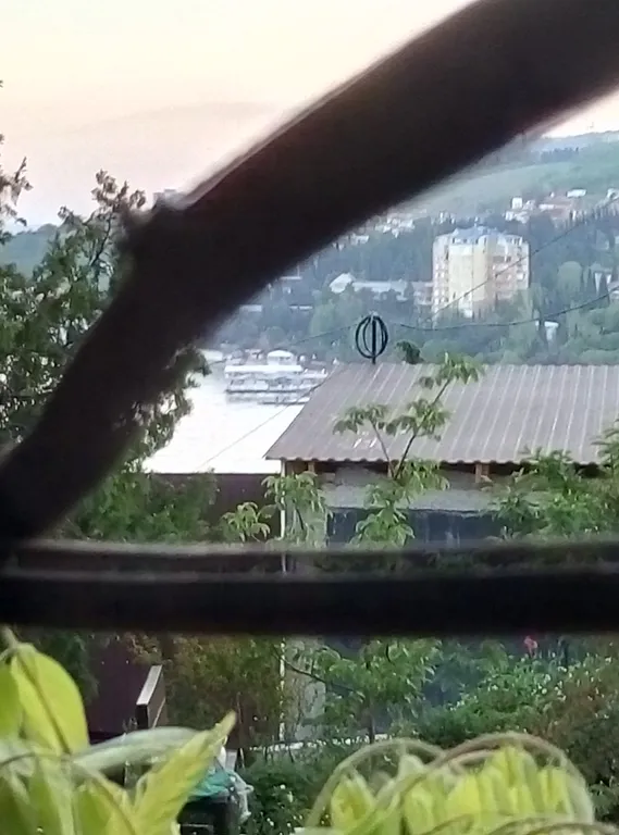 Двухместная комната с видом на горы и сквер