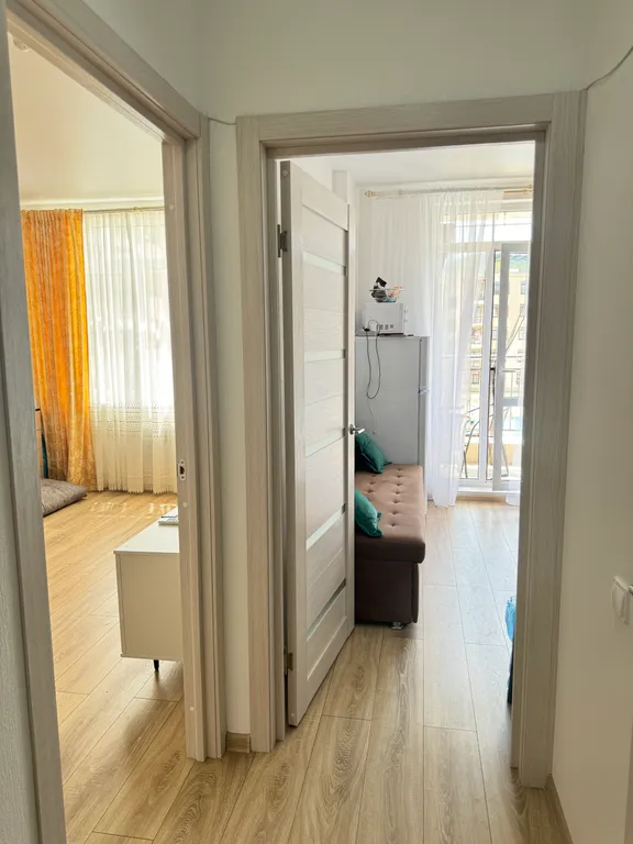 Шикарная квартира с прекрасным видом на бассейны и можжевеловые горы