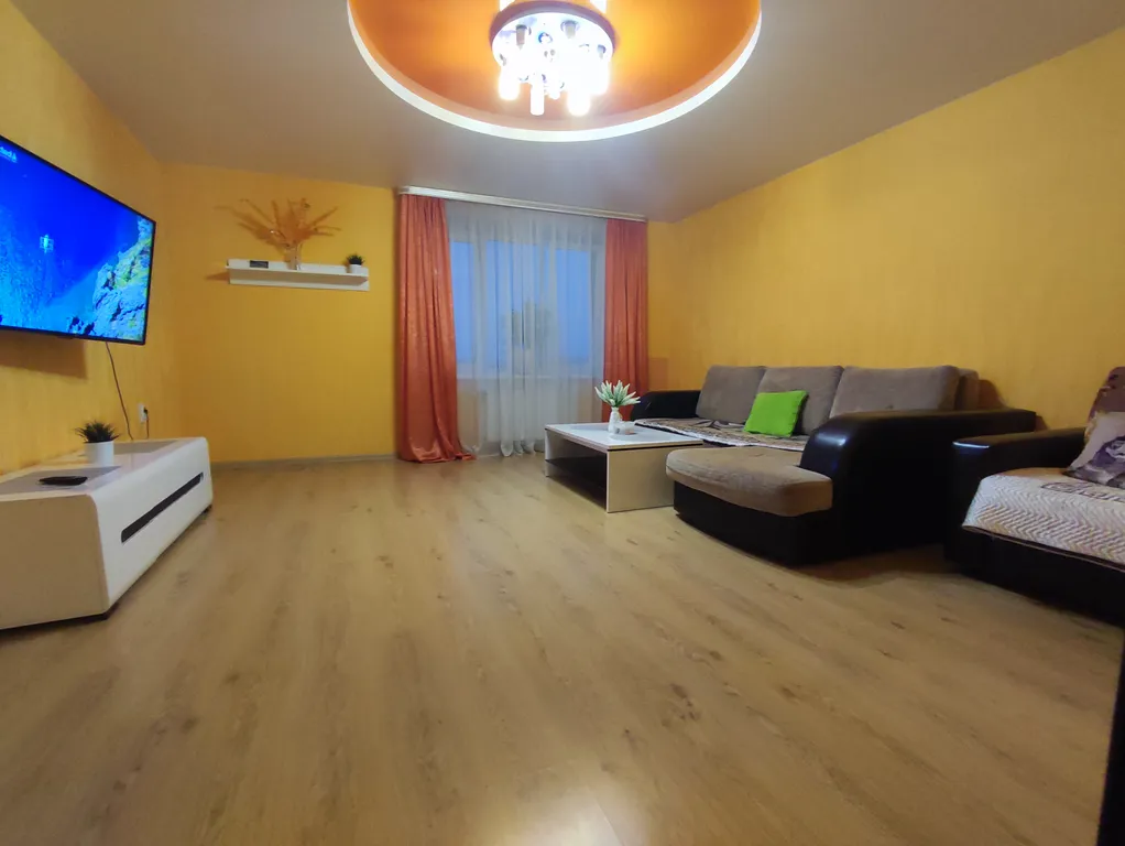 Просторная квартира в центре, рядом площадь Победы, тц гиппо, корона