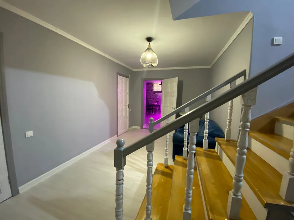 Вилла в сосновом бору с бассейном и видом на море и горы