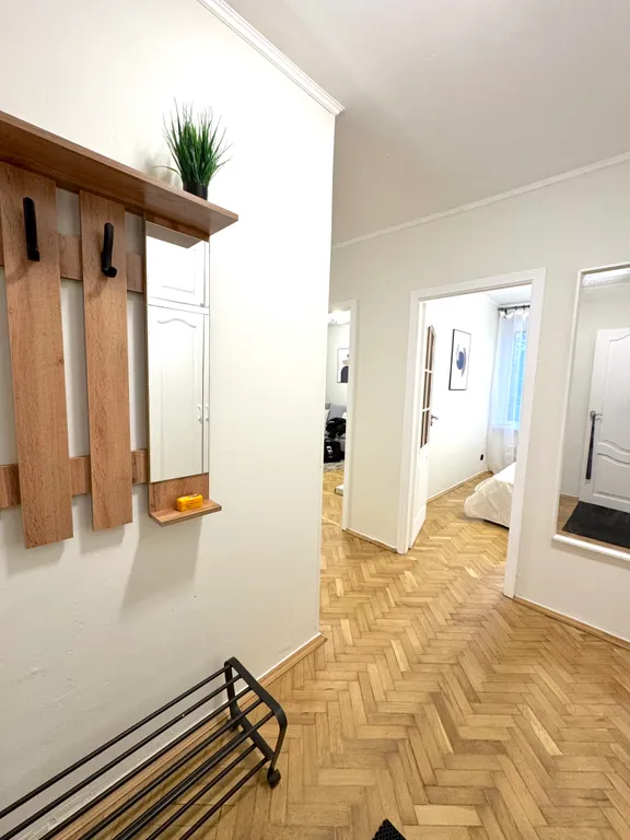 Квартира Светлые апартаменты в центре, с новым ремонтом и 10 минутах от метро — Москва