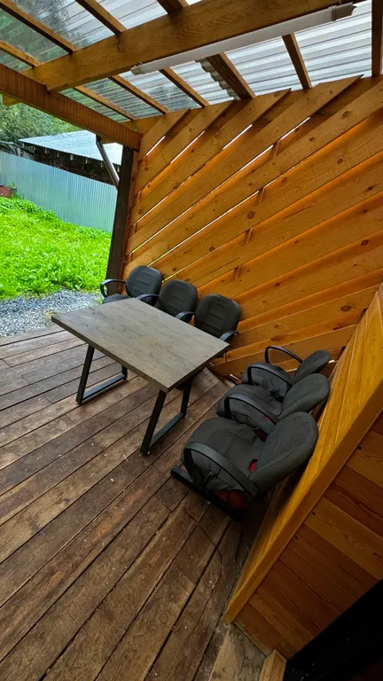 Уютный дом с видом на лес