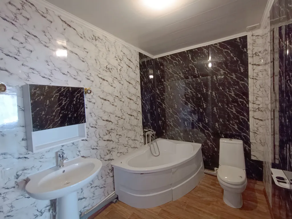 Дом с бассейном и баней