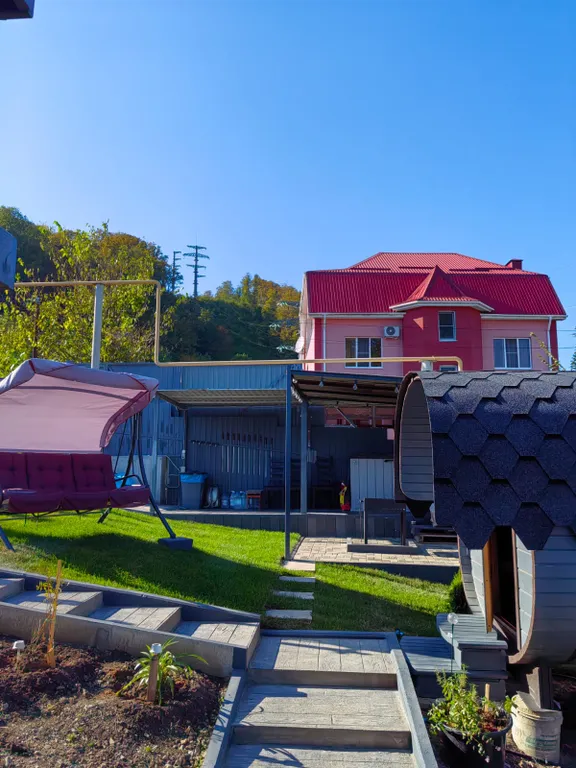 Уютный дом с теплым бассейном, дровяной баней и сибирским чаном