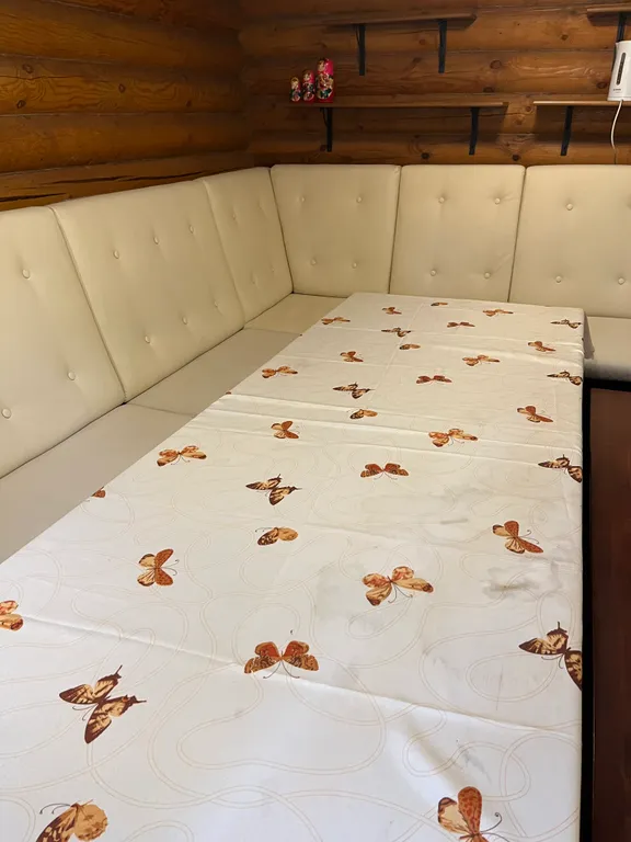 Дом в сосновом бору на озере