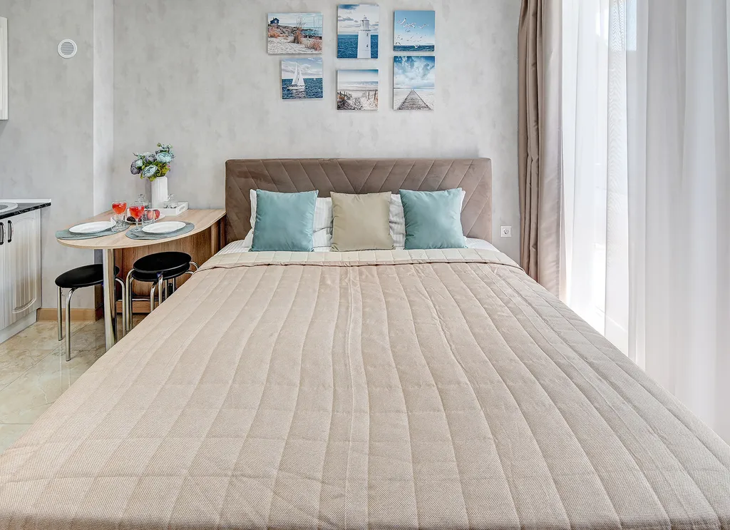 Студия МореСолнцеАпарт в ЖК Касабланка с балконом и видом на море