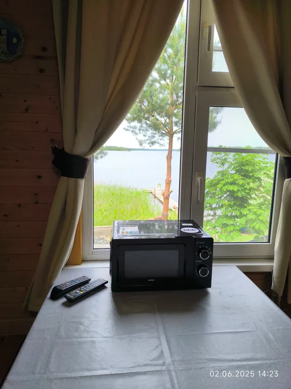 Дом на берегу с видом на Селигер