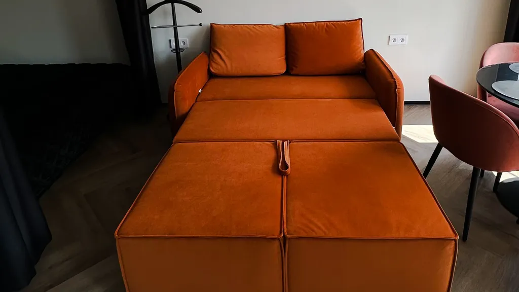 Уютная квартира с дизайнерским новым ремонтом в центе города