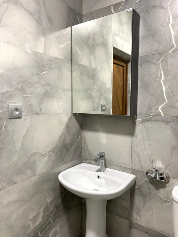 Riverside Cottage R104