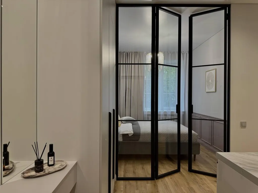 Апартаменты с камином и большой ванной