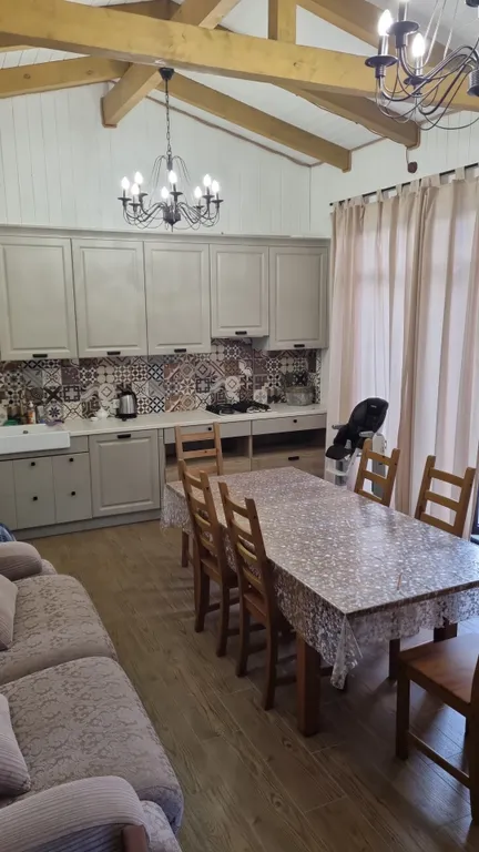 Дом недалеко от моря в лоне гор