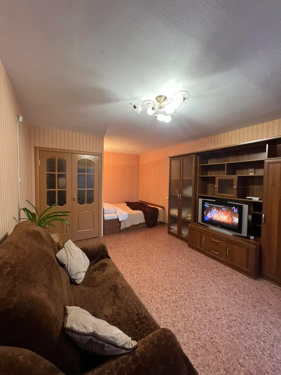 Квартира на 8 этаже с большой кухней и двумя балконами