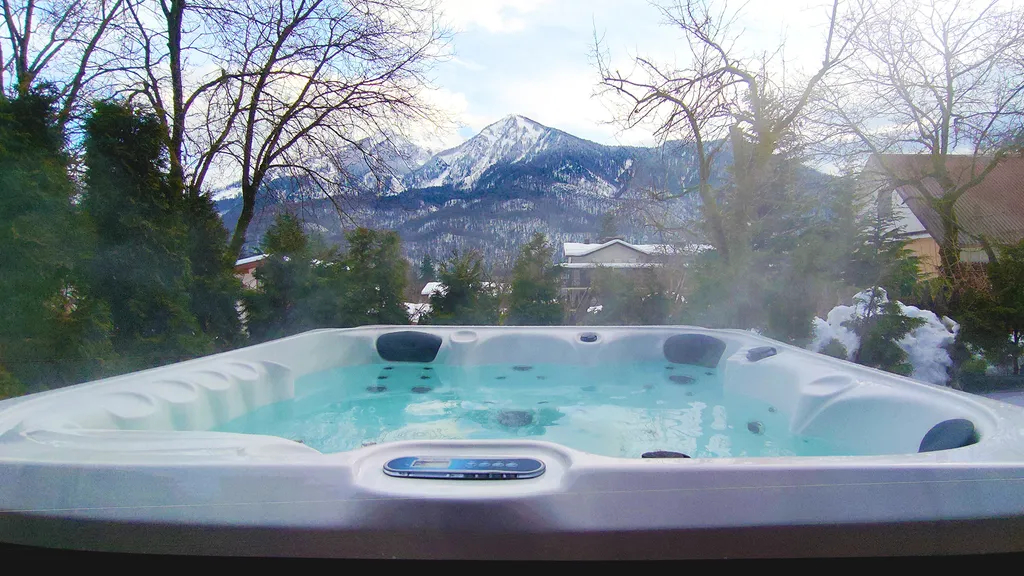 Таунхаус с джакузи и сауной. Камин. Панорамные окна. Барбекю.