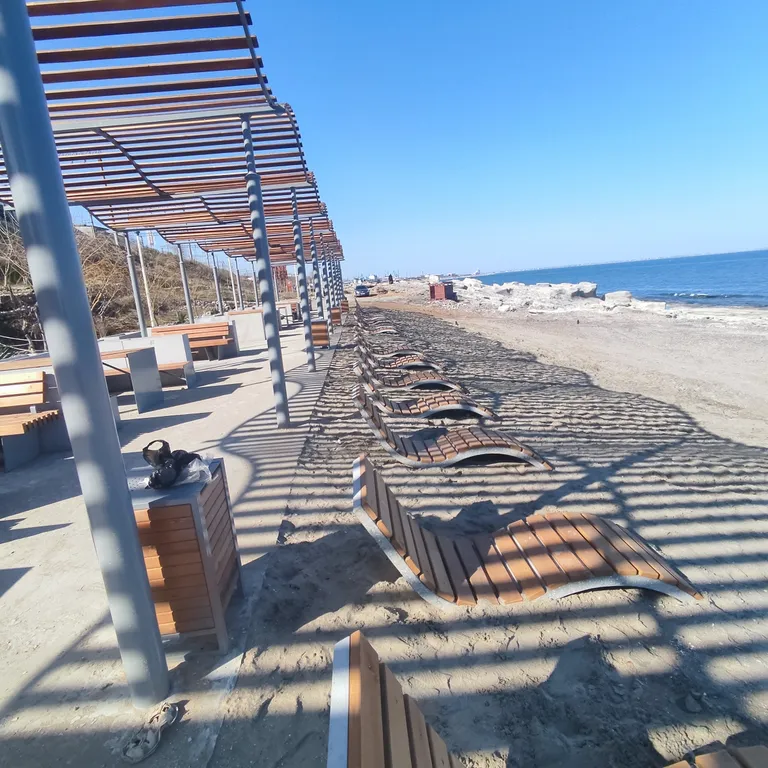 Домик у моря в центре