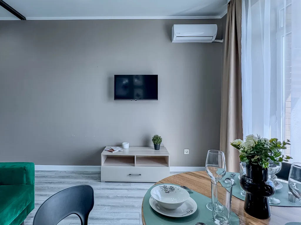 Квартира с евроремонтом, вид на город и реку