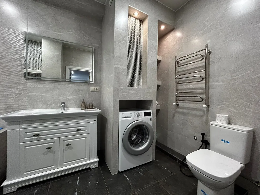 Шикарная квартира в центре с видом на бульвар и прямым выходом в парк