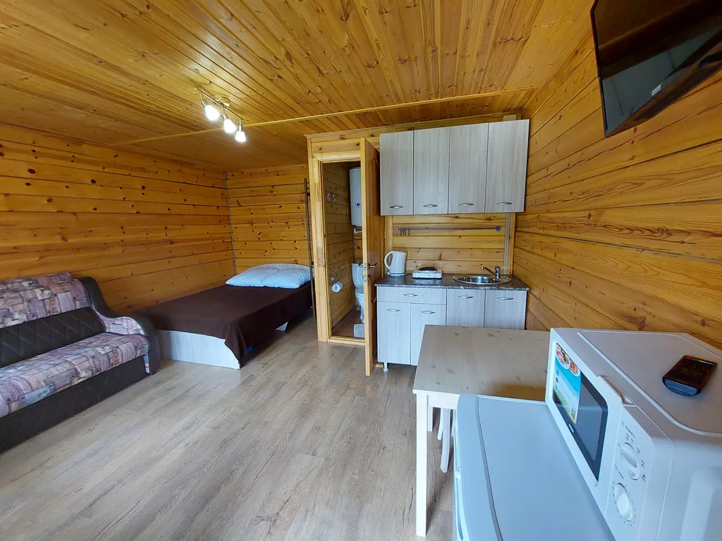 Домик-студия с террасой