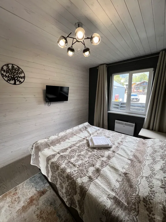 Шале в живописном тихом и спокойном месте посреди соснового леса и гор