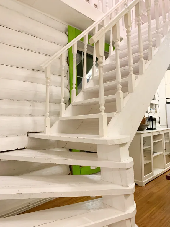 Дом в соснах