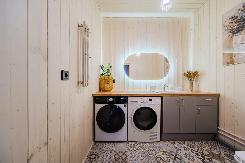 Новый дом с большим столом, кинотеатром, баней