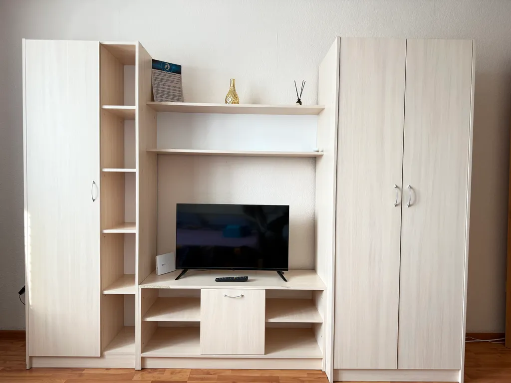 Уютная светлая студия в центре города с видом на набережную