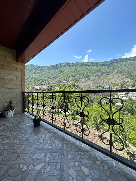 Большой уютный дом