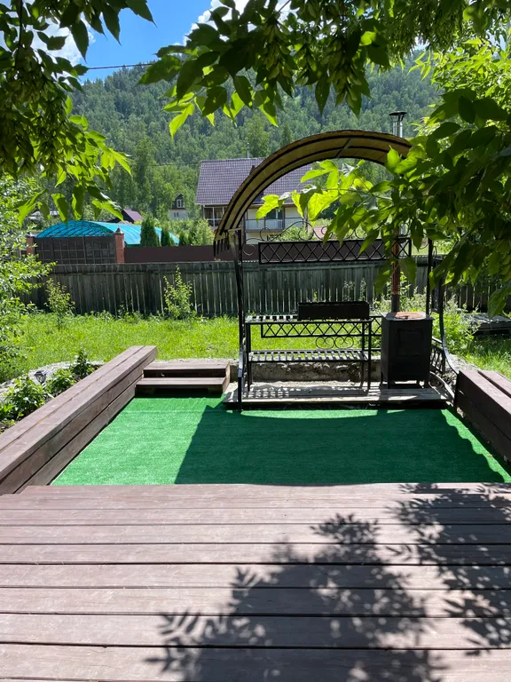 Уютный коттедж с видом на горы Алтая