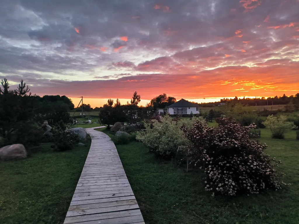 Купольный дом на домашней ферме