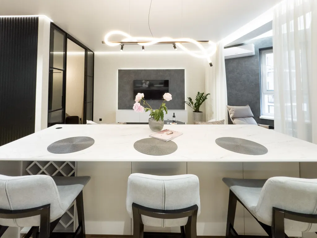 Дизайнерский апартамент с видом на море